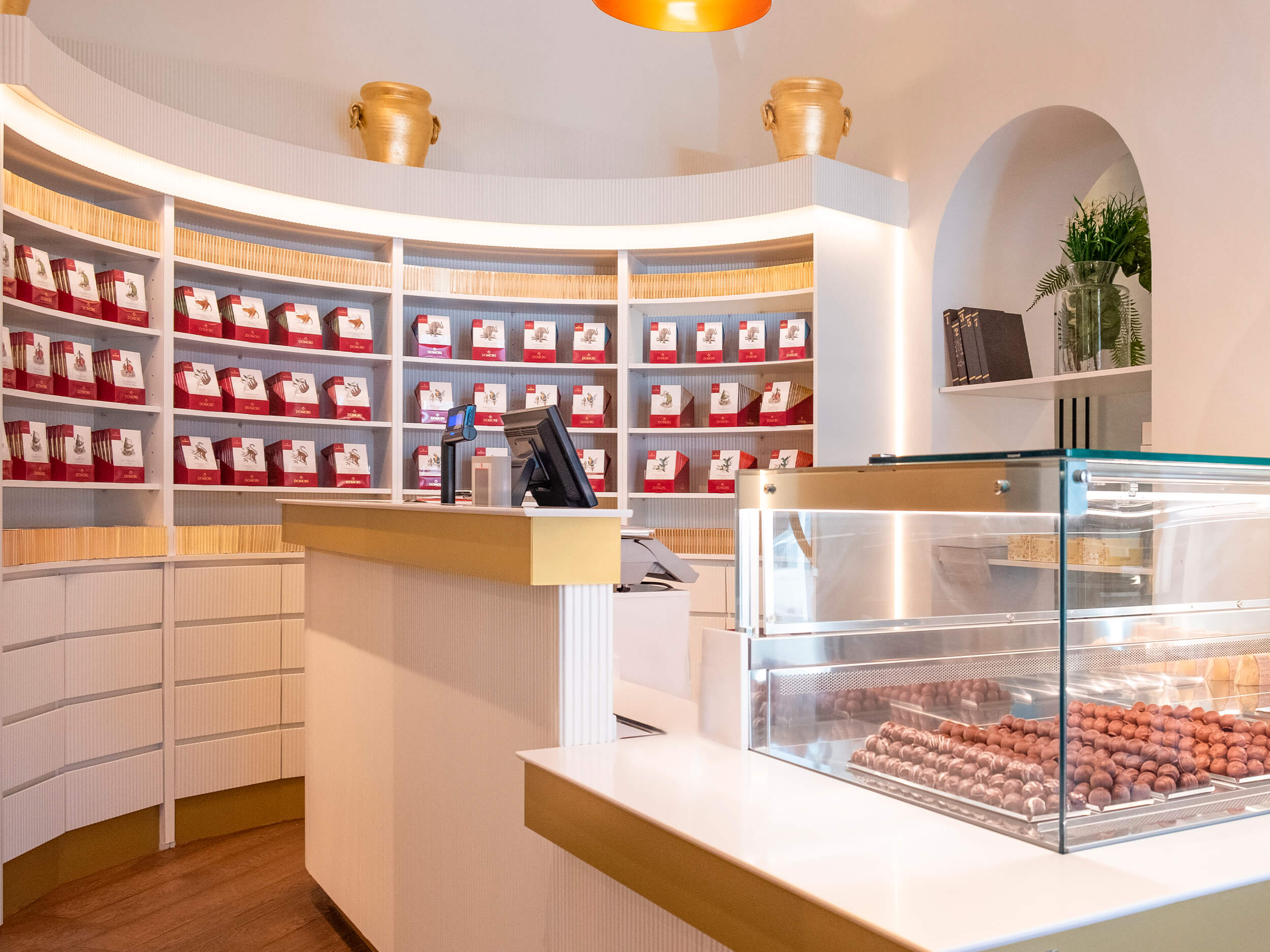 2022 - Apre il primo Domori Store